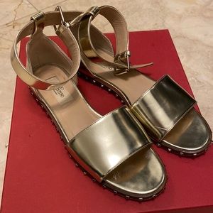 Rare Valentino Garavani Rockstud gold sandals 36 (6) in great condition. W/ box